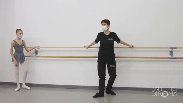 Il primo giorno di punte | Scuola Balletto di Roma смотреть онлайн