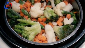 Мультиварка скороварка  Постные макароны с овощами 2 в 1 в ARC–QDL 514D GIFT