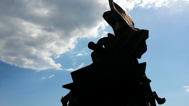 ПАМЯТНИК ТАЧАНКЕ РОСТОВЧАНКЕ В ГОРОДЕ РОСТОВЕ