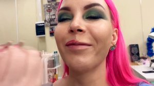 БЫДЛО НА МАКИЯЖЕ В САЛОНЕ КРАСОТЫ / Треш-обзор мейкапа в Москве