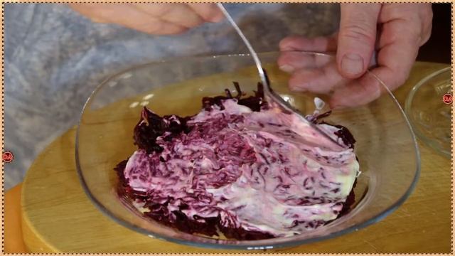 Салат из свёклы… Лук заливаем кипятком. смотреть онлайн