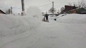 Продолжаем убирать снег, мотоблок с приставкой и снегоуборщик.