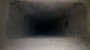 Котенок упал в вентиляционную шахту