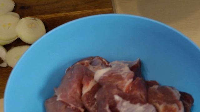 Шашлык. Как быстро и вкусно приготовить свинину смотреть онлайн