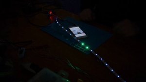 ЦВЕТОМУЗЫКА СВОИМИ РУКАМИ и СВЕТОДИОДНЫЙ LED ЭКВАЛАЙЗЕР в БЛЮТУС КОЛОНКЕ