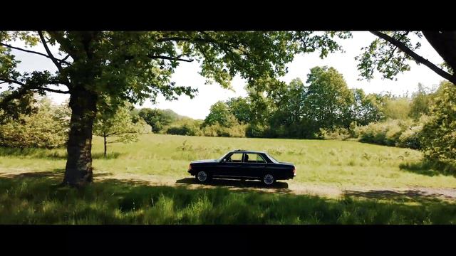 Mercedes W123 - 230E (1983) - Glorious summer смотреть онлайн