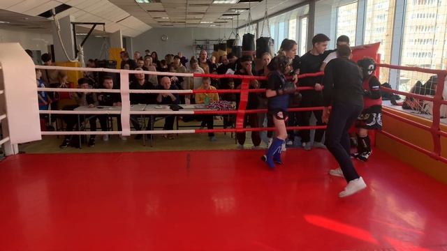 Открытый ринг по тайскому боксу 2 раунд смотреть онлайн