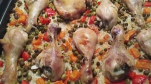 КУРИЦА С РИСОМ И ОВОЩАМИ В ДУХОВКЕ.ЭТО ОЧЕНЬ ВКУСНО.