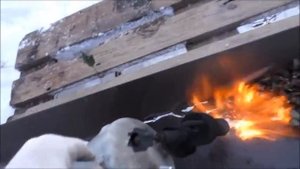 Плавим свинец для литья пуль.