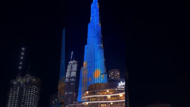 Kazakhstan flag in Burj Khalifa stairs. Флаг Казахстан в Бурдж Халифа лестница