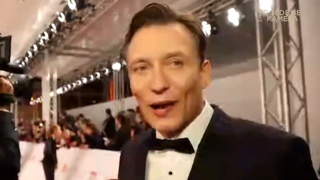 Interview mit Oliver Masucci | GOLDENE KAMERA 2018 смотреть онлайн