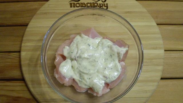 Куриные шашлычки на шпажках в духовке для детей