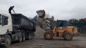 Погрузка щебня