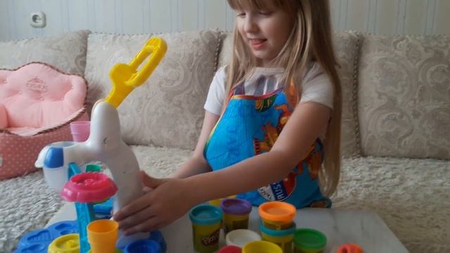 Плей до фабрика мороженого/лепим из пластилина Play Doh смотреть онлайн