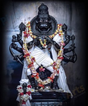 1/4. ГОСПОДЬ НРИСИМХАДЕВА УБИВАЕТ ЦАРЯ ДЕМОНОВ. Леонид Тугутов (Лакшми Нараяна дас). Лекция.