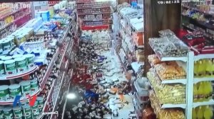 ЗЕМЛЕТРЯСЕНИЕ глазами очевидцев Землетрясение как оно есть впечатляющие кадры