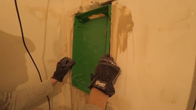 Подробный электромонтаж в квартире с установкой щита. Зачем нужна гофра?