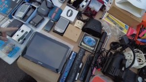 Блошиный рынок барахолка в г. Минск «ПОЛЕ ЧУДЕС» / Если честно дно то ещё с агрессирующими торгашам