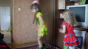 Детские прикольные танцы кто как.смешно до слёз