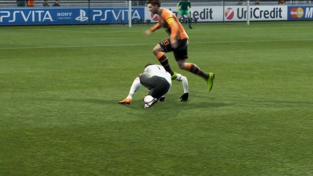 Лаг в Pro Evolutuion Soccer 2013 смотреть онлайн