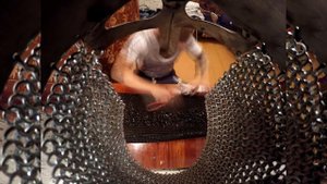 Кольчужно-плетейный механизм в действии! (кольчуга, ручная работа)