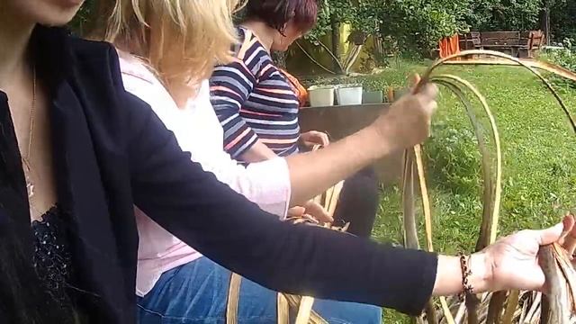 19-20июня Берендеев Лес, школа юных, соревнование по плетению лаптей всем хватит заплетёнок бумажны смотреть онлайн