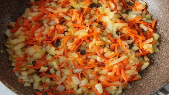 Тушеная квашеная капуста