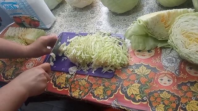 Засолка капусты в кадке.
