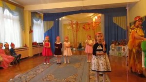 Танец "Клубничек", старшая группа