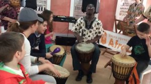 Мастер-класс по игре на африканских барабанах