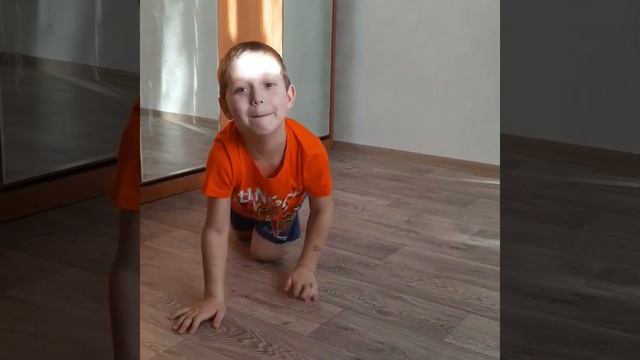 Готовим пиццу и играем в развивающие игры ,братья Степановы))) смотреть онлайн