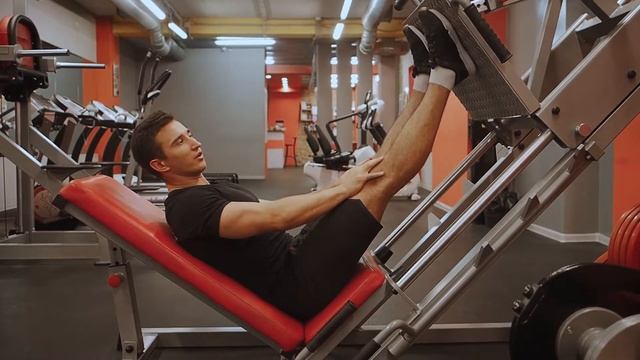 87 жим платформой ногами прямой постоновкой смотреть онлайн