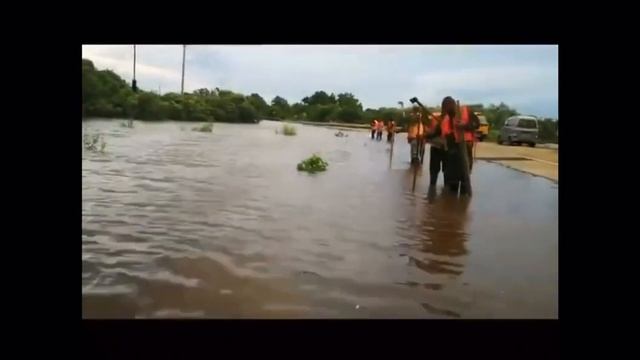 Дорогу G331 вдоль Амура в районе Хэйхэ затопило смотреть онлайн