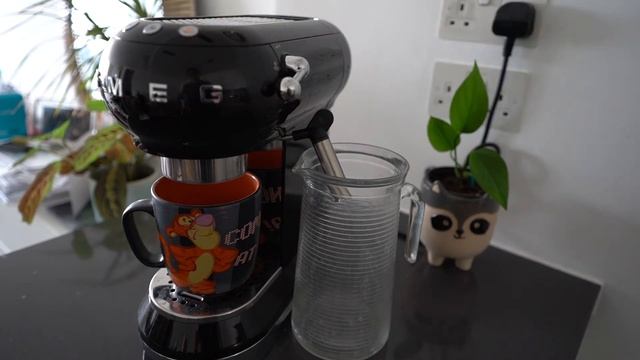 Descale SMEG espresso machine - EASY! смотреть онлайн