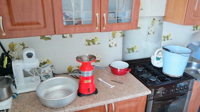 Сливки из коровьего молока. Сепаратор Мотор СiЧ - 100||Cow's milk cream. Separator Motor СiЧ - 100 смотреть онлайн