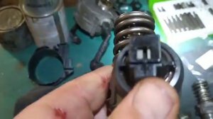 Seat Alhambra VAG 2.0 TDI BRT,встановлення ремкомплектів насос форсунок,і встановлення на двигун.