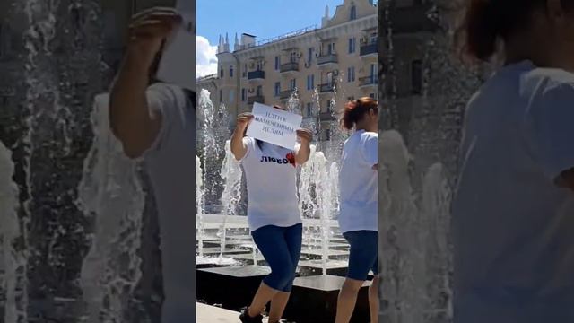 Креативное поздравление ВЫПУСКНИКАМ от родителей #поздравление #выпускники2022 смотреть онлайн