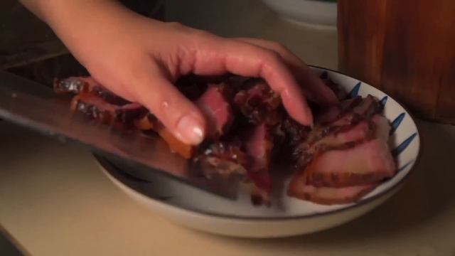小雨做超級麻椒雞，倒上一盆辣椒花椒，雞肉鮮嫩入味，麻的掌櫃跺腳 #市民朱小雨