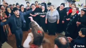 Ханар баланчук с сестрой