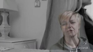 Он уходил... Она молчала...