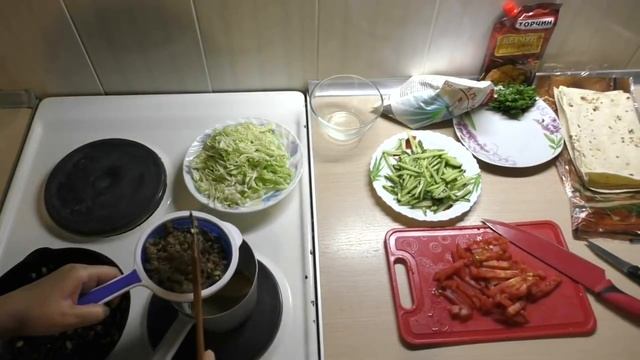 КАК ПРИГОТОВИТЬ ДОМАШНЮЮ ШАУРМУ//САМЫЙ ПРОСТОЙ РЕЦЕПТ смотреть онлайн