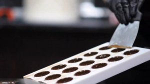 Цветы из шоколада и торты