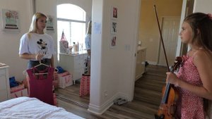 Маргарита бросила скрипку Каролины Проценко в бассейн!