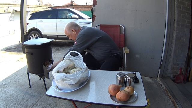 КАРАСИ БЕЗ КОСТЕЙ в Казане на Костре. Выпуск №497 смотреть онлайн