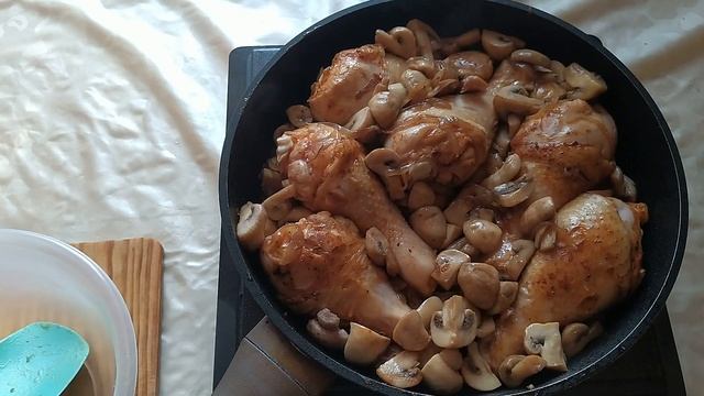 Вкусные КУРИНЫЕ НОЖКИ с грибами в сметанном соусе Вкуснее не бывает смотреть онлайн