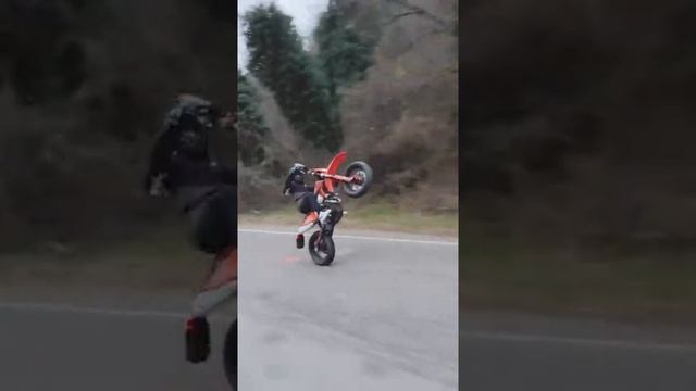 питбайк на заднем колесе смотреть онлайн