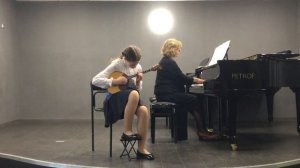 Тихонова Ксения. 6 класс. Домра. П.И. Чайковский. «Осенняя песнь»