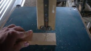 лобзик самодельный по дереву