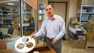 Плавный ход швейной машины с ножным приводом на тумбе