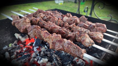 ШАШЛЫК из ГОВЯДИНЫ. Этот шашлык можно есть губами.